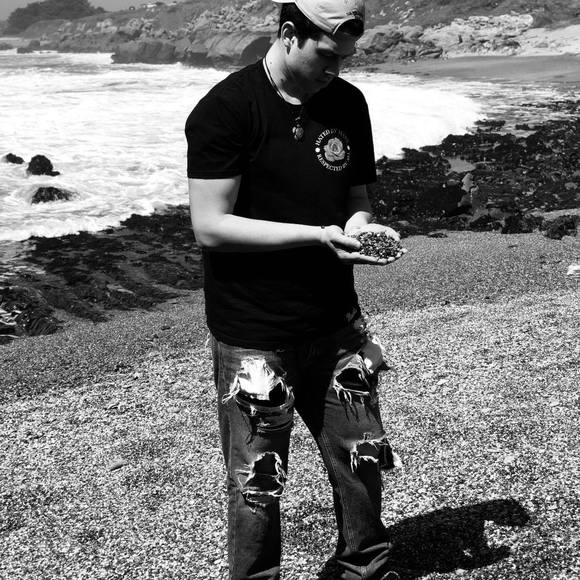 Meet your Posher, Carlos - Picture 1 of 1